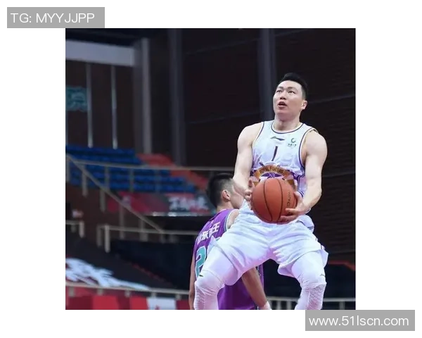 李根:从篮球场上的闪耀明星到生活中的坚韧奋斗者