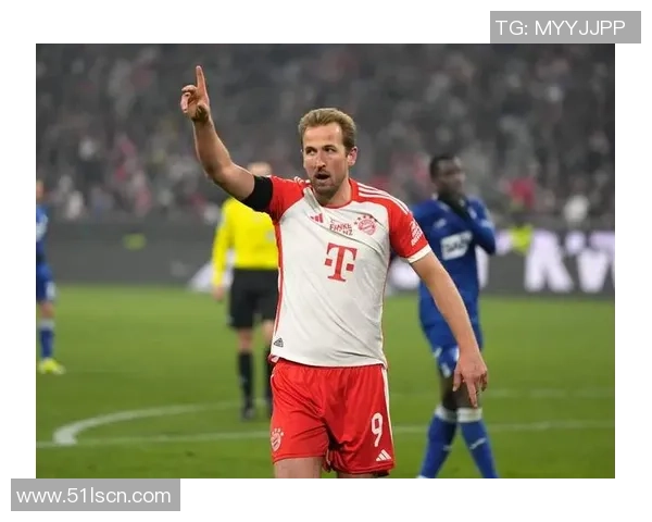 穆西亚拉崛起之路:从青训小将到足球场上的闪耀明星